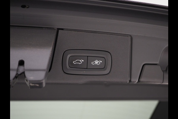 Volvo XC60 2.0 T6 Plug-in Hybrid AWD Plus Dark Long Range | Panoramadak | Leder | Camera | Keyless | Memory | Virtual | DAB | Carplay