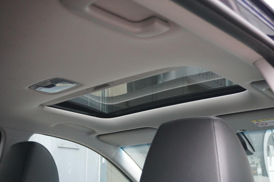 Hyundai Kona EV Premium Sky 64 kWh + PANODAK / STOELVENTILATIE / HEAD-UP