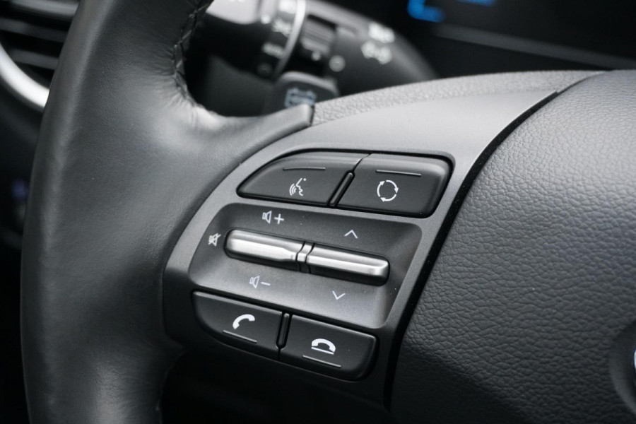 Hyundai Kona EV Premium Sky 64 kWh + PANODAK / STOELVENTILATIE / HEAD-UP