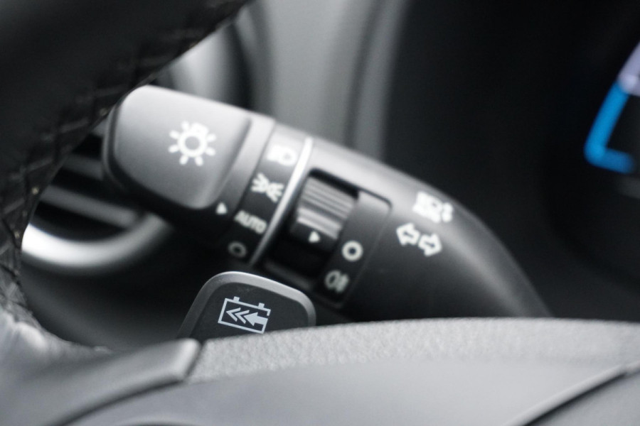 Hyundai Kona EV Premium Sky 64 kWh + PANODAK / STOELVENTILATIE / HEAD-UP