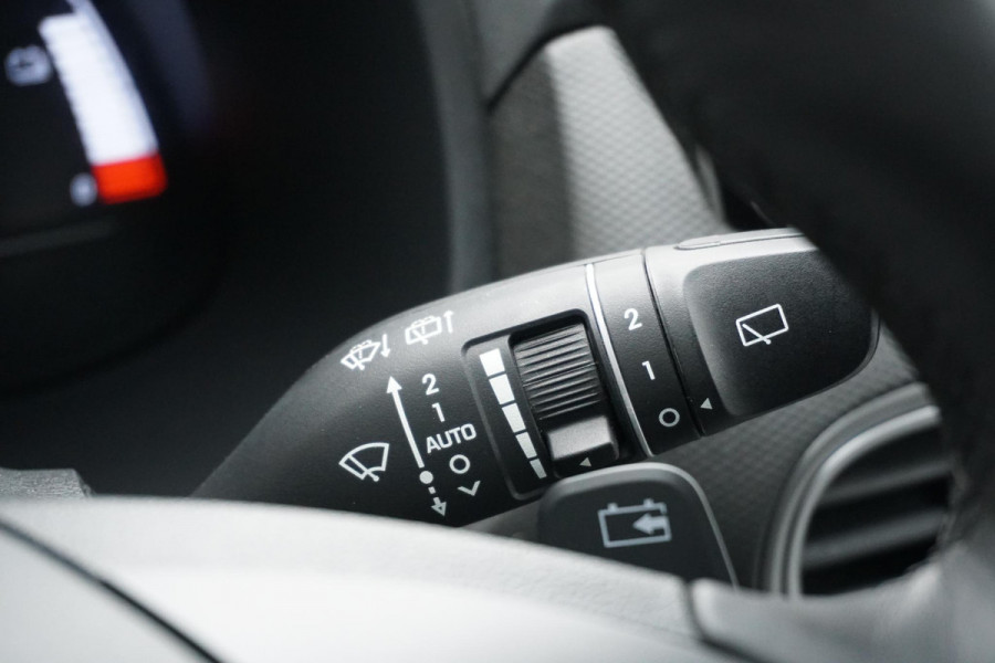 Hyundai Kona EV Premium Sky 64 kWh + PANODAK / STOELVENTILATIE / HEAD-UP