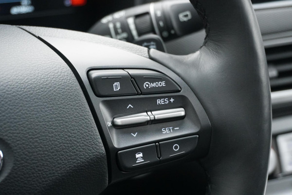 Hyundai Kona EV Premium Sky 64 kWh + PANODAK / STOELVENTILATIE / HEAD-UP