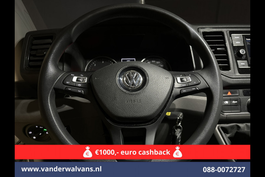 Volkswagen Crafter 2.0 TDI 141pk L3H3 L2H2 Euro6 Airco | Camera | Apple Carplay | Cruisecontrol | Chauffeursstoel Parkeersensoren, Bijrijdersbank, 3000kg trekvermogen,  Android Auto