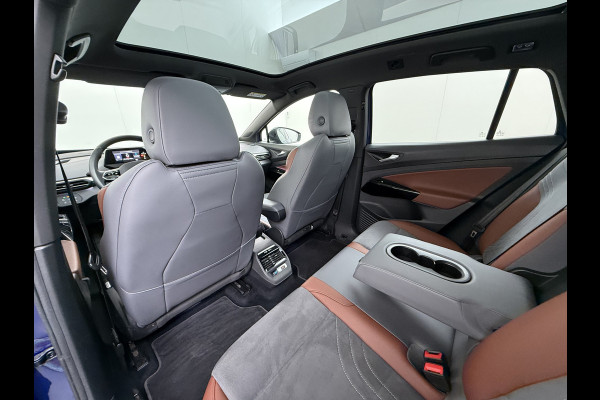Volkswagen ID.4 Max Pro 1ST 77kWh W-pomp Trekhaak Panodak Camera 21" PDC-a+v Matrix-LED-a+v Adap.Cruise Navi Ergo-Active Stoelen Memory Dynamisch onderstel Stoelverwarming Lmv Elek.Achterklep Privacy Glas Voorruitverwarming Wifi SOH 87% 1e Eigenaar Origineel Nederlandse Auto 1.000KG Trekgewicht € 58.000 nieuw !