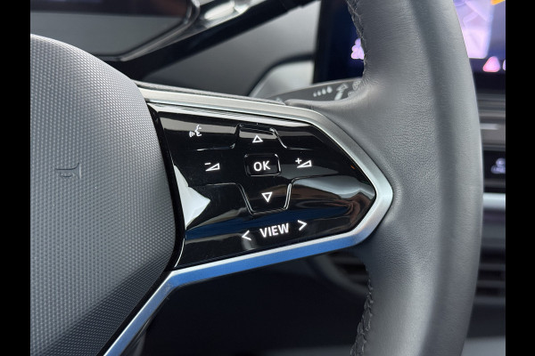 Volkswagen ID.4 Max Pro 1ST 77kWh W-pomp Trekhaak Panodak Camera 21" PDC-a+v Matrix-LED-a+v Adap.Cruise Navi Ergo-Active Stoelen Memory Dynamisch onderstel Stoelverwarming Lmv Elek.Achterklep Privacy Glas Voorruitverwarming Wifi SOH 87% 1e Eigenaar Origineel Nederlandse Auto 1.000KG Trekgewicht € 58.000 nieuw !
