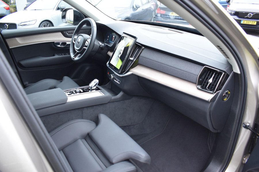 Volvo XC90 T8 AWD 455PK Plug-in hybrid Plus Dark | Facelift | Luchtvering | H&K | Panodak | ACC | 21"LMV | Stoelverwarming
