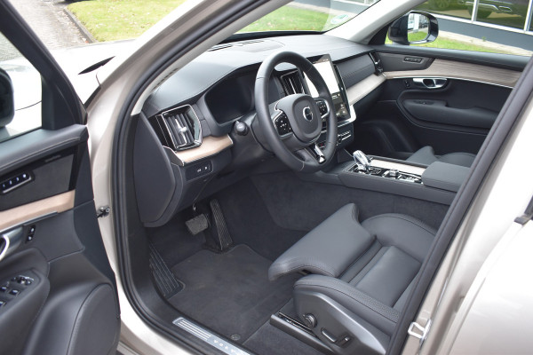 Volvo XC90 T8 AWD 455PK Plug-in hybrid Plus Dark | Facelift | Luchtvering | H&K | Panodak | ACC | 21"LMV | Stoelverwarming