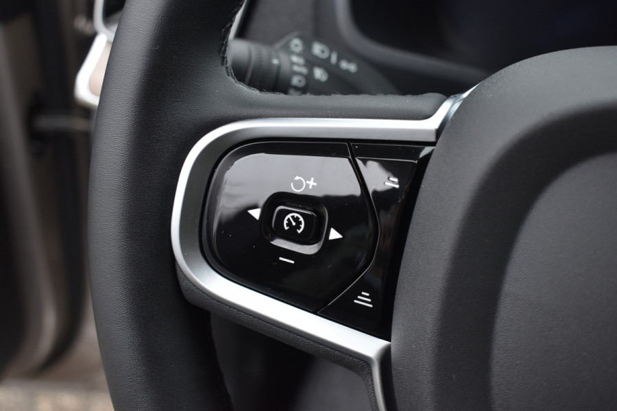 Volvo XC90 T8 AWD 455PK Plug-in hybrid Plus Dark | Facelift | Luchtvering | H&K | Panodak | ACC | 21"LMV | Stoelverwarming