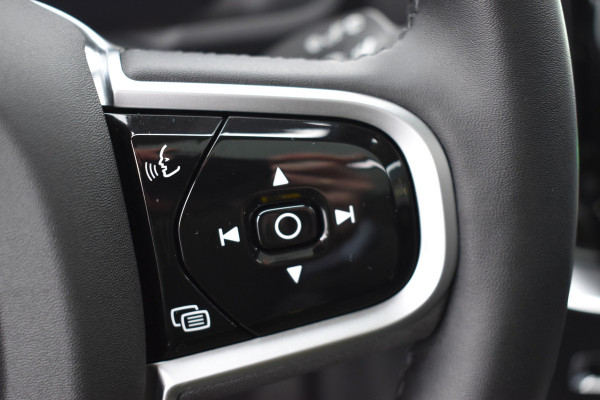 Volvo XC90 T8 AWD 455PK Plug-in hybrid Plus Dark | Facelift | Luchtvering | H&K | Panodak | ACC | 21"LMV | Stoelverwarming