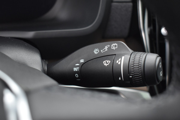 Volvo XC90 T8 AWD 455PK Plug-in hybrid Plus Dark | Facelift | Luchtvering | H&K | Panodak | ACC | 21"LMV | Stoelverwarming