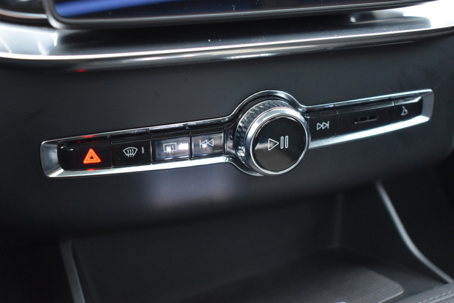 Volvo XC90 T8 AWD 455PK Plug-in hybrid Plus Dark | Facelift | Luchtvering | H&K | Panodak | ACC | 21"LMV | Stoelverwarming