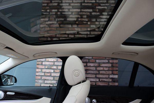 Mercedes-Benz E-Klasse 300 de AMG Line | Distronic+ | Panoramadak | Burmester | Trekhaak | Augmented Reality | Camera | Leder | Multibeam LED | Stoelverwarming | Nightpakket |