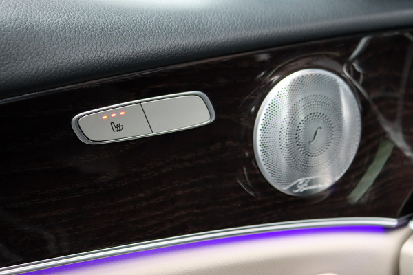 Mercedes-Benz E-Klasse 300 de AMG Line | Distronic+ | Panoramadak | Burmester | Trekhaak | Augmented Reality | Camera | Leder | Multibeam LED | Stoelverwarming | Nightpakket |