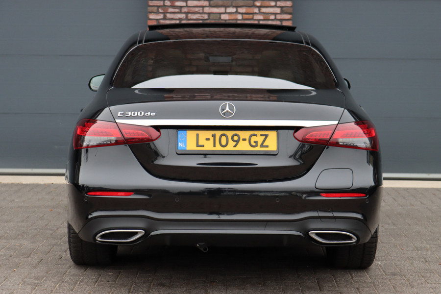 Mercedes-Benz E-Klasse 300 de AMG Line | Distronic+ | Panoramadak | Burmester | Trekhaak | Augmented Reality | Camera | Leder | Multibeam LED | Stoelverwarming | Nightpakket |
