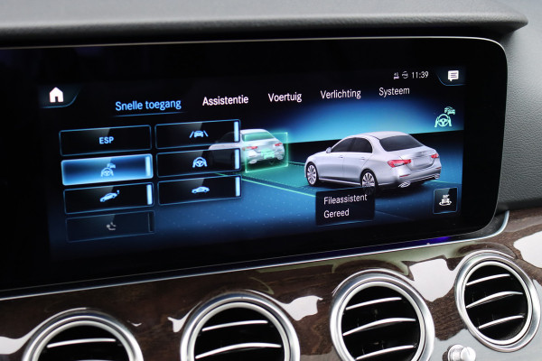 Mercedes-Benz E-Klasse 300 de AMG Line | Distronic+ | Panoramadak | Burmester | Trekhaak | Augmented Reality | Camera | Leder | Multibeam LED | Stoelverwarming | Nightpakket |