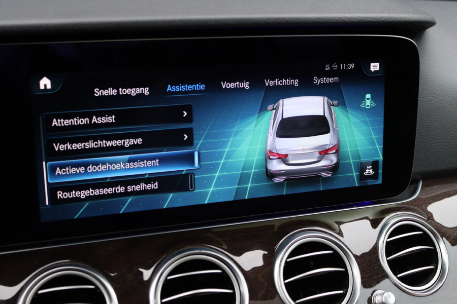 Mercedes-Benz E-Klasse 300 de AMG Line | Distronic+ | Panoramadak | Burmester | Trekhaak | Augmented Reality | Camera | Leder | Multibeam LED | Stoelverwarming | Nightpakket |