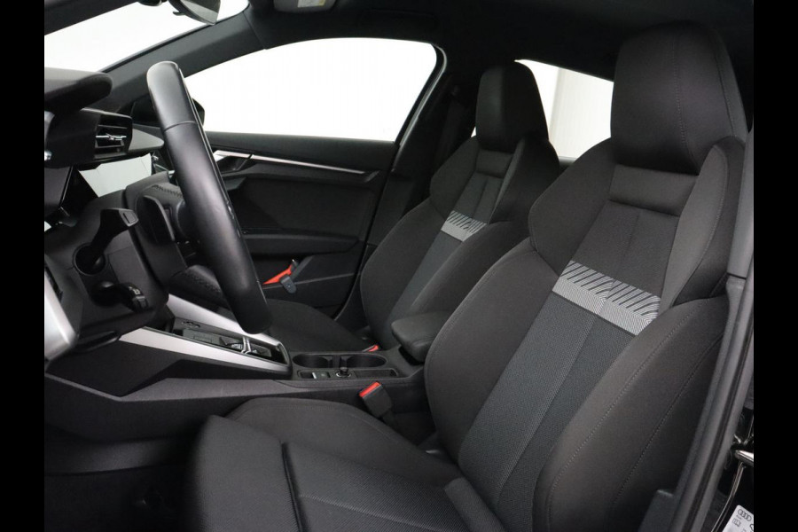 Audi A3 40 TFSIe Business edition | Adaptive cruise | Sportstoelen | Carplay | Virtual Cockpit | Audi Sound | Climate control | Navigatie | Full LED | PHEV | Plug In