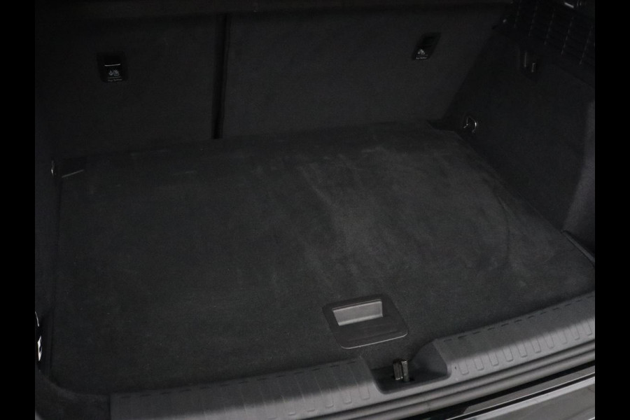 Audi A3 40 TFSIe Business edition | Adaptive cruise | Sportstoelen | Carplay | Virtual Cockpit | Audi Sound | Climate control | Navigatie | Full LED | PHEV | Plug In