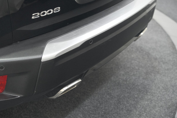 Peugeot 2008 PureTech 130 EAT8 Active Pack | Parkeersensoren | Apple CarPlay | Climate Control | Stoelverwarming