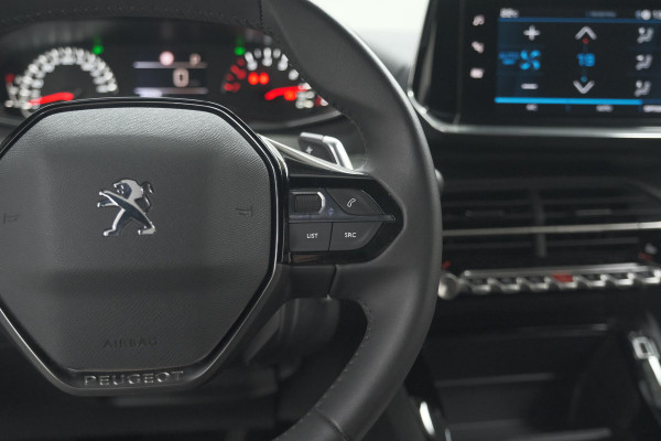 Peugeot 2008 PureTech 130 EAT8 Active Pack | Parkeersensoren | Apple CarPlay | Climate Control | Stoelverwarming