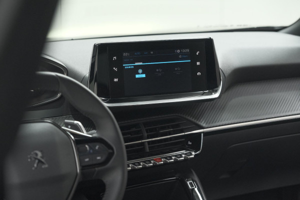 Peugeot 2008 PureTech 130 EAT8 Active Pack | Parkeersensoren | Apple CarPlay | Climate Control | Stoelverwarming