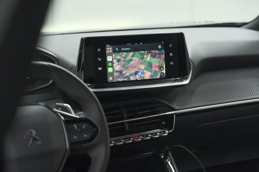 Peugeot 2008 PureTech 130 EAT8 Active Pack | Parkeersensoren | Apple CarPlay | Climate Control | Stoelverwarming