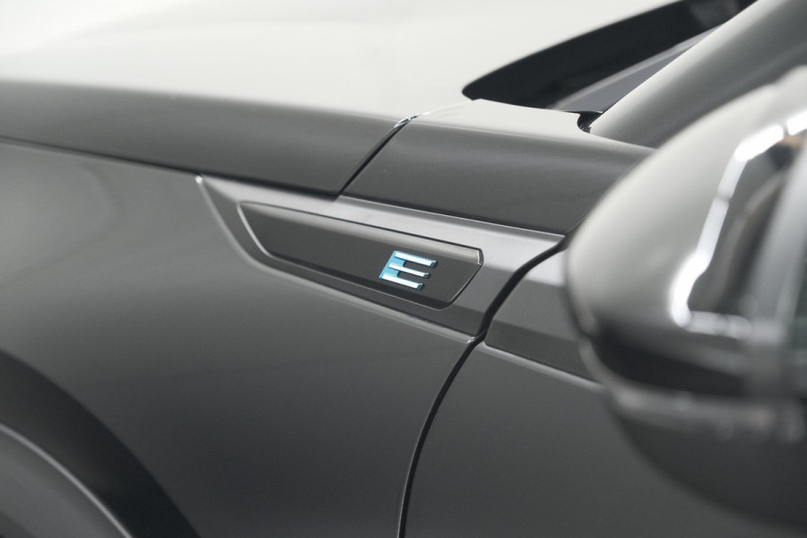 Peugeot e-2008 EV Active 50 kWh | Parkeersensoren | Apple Carplay | Climate Control