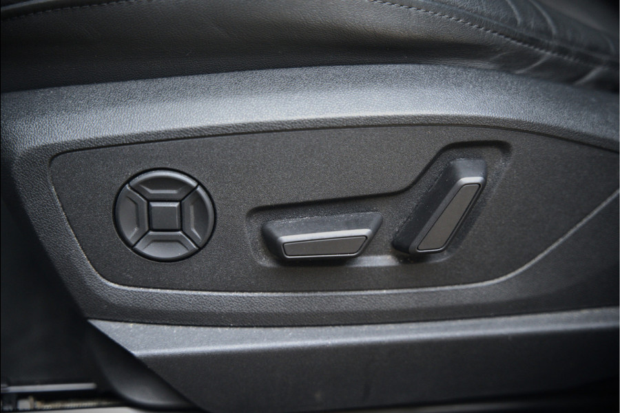 Audi e-tron 50 quattro S edition 71 kWh S-Line | Panoramadak | Bang & Olufsen | Stoelverwarming | Memory Seat | Keyless | Ambiance Verlichting | Head-Up Display | Camera |