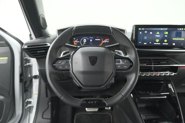 Peugeot 2008 PureTech 130 EAT8 GT | Camera | Apple Carplay | Parkeersensoren | 17 Inch Lichtmetalen Velgen