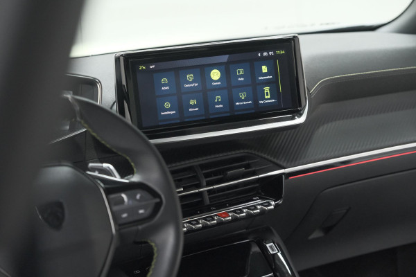 Peugeot 2008 PureTech 130 EAT8 GT | Camera | Apple Carplay | Parkeersensoren | 17 Inch Lichtmetalen Velgen