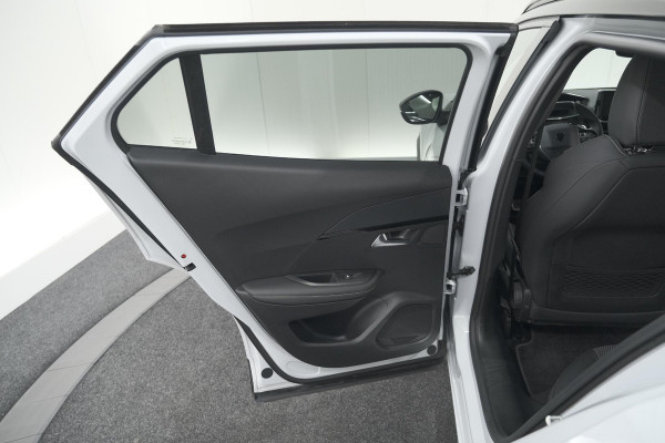 Peugeot 2008 PureTech 130 EAT8 GT | Camera | Apple Carplay | Parkeersensoren | 17 Inch Lichtmetalen Velgen