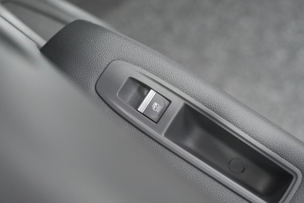 Renault Captur TCe 90 Techno | Nieuw Model | Camera | Harman Kardon | Apple Carplay | Parkeersensoren | 18 Inch Lichtmetalen Velgen