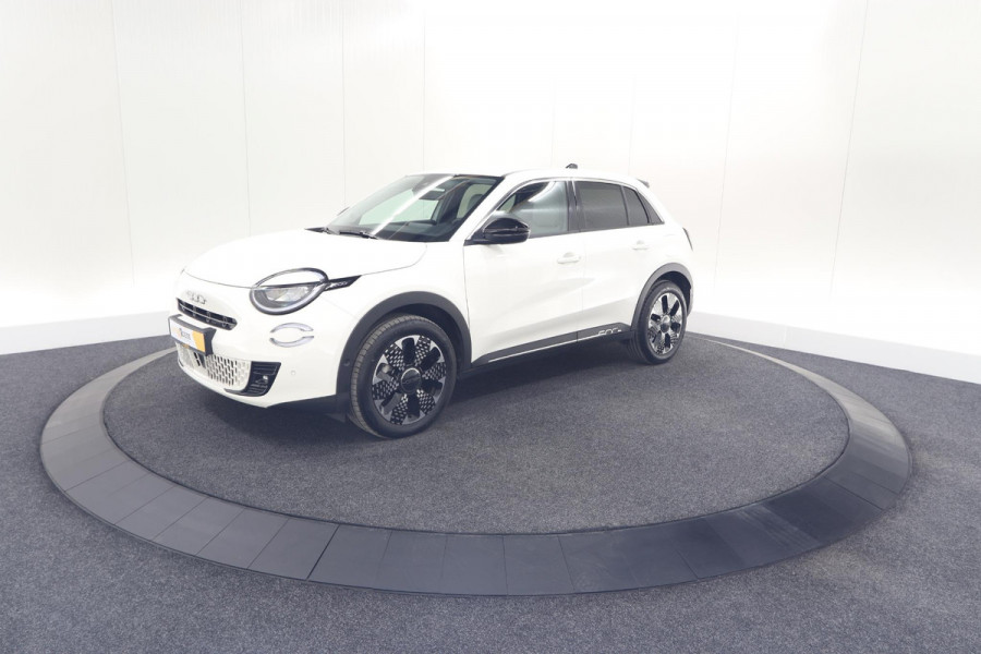Fiat 600 1.2 Hybrid 100 DCT6 La Prima | Camera | Adaptieve Cruise Control | Dodehoekdetectie | Stoelverwarming
