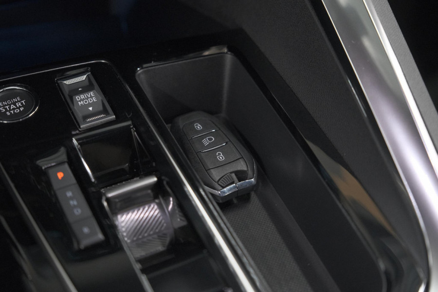 Peugeot 3008 1.6 HYbrid 180 Allure Pack Business | Camera | Apple Carplay | Navigatie