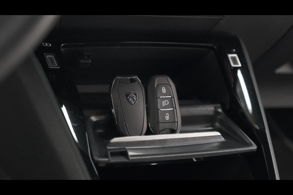Peugeot 2008 PureTech 130 EAT8 GT | Trekhaak | 360 Camera | Adaptieve Cruise Control | Apple Carplay