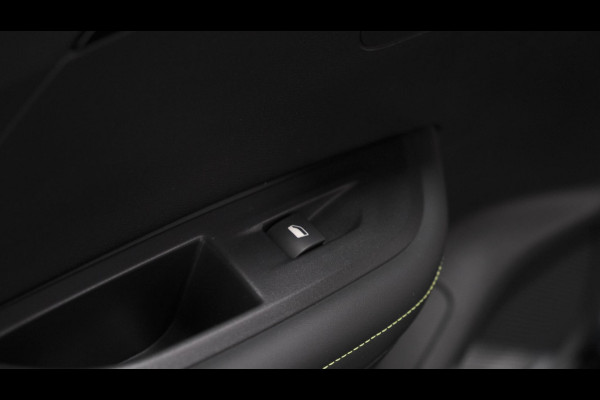 Peugeot 2008 PureTech 130 EAT8 GT | Trekhaak | 360 Camera | Adaptieve Cruise Control | Apple Carplay