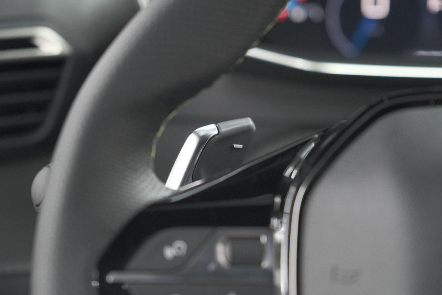 Peugeot 2008 Hybrid 145 e-DCS6 GT | 360 Camera | Adaptieve Cruise Control | Navigatie | Dodehoekdetectie