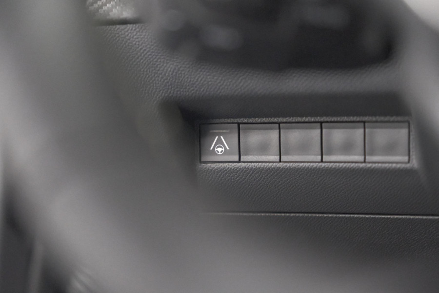 Peugeot 2008 Hybrid 145 e-DCS6 GT | 360 Camera | Adaptieve Cruise Control | Navigatie | Dodehoekdetectie