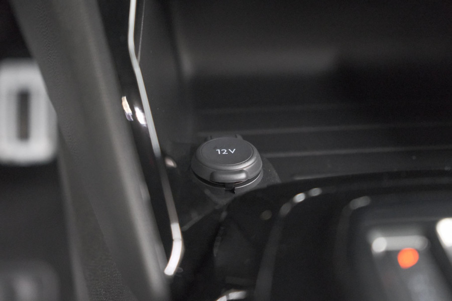 Peugeot 2008 Hybrid 145 e-DCS6 GT | 360 Camera | Adaptieve Cruise Control | Navigatie | Dodehoekdetectie