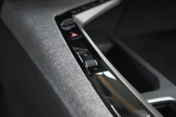 Peugeot 5008 1.2 Hybrid 136 e-DCS6 Allure | 7 Zitplaatsen | Camera | Stoelverwarming | Navigatie