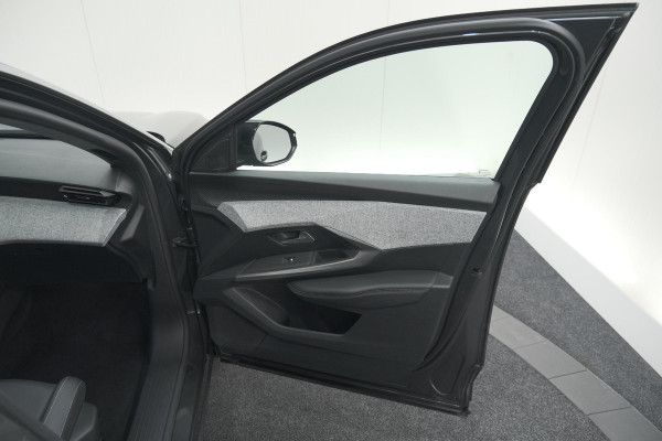 Peugeot 5008 1.2 Hybrid 136 e-DCS6 Allure | 7 Zitplaatsen | Camera | Stoelverwarming | Navigatie