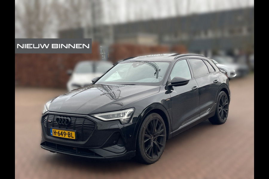 Audi e-tron e-tron 50 quattro Launch edition Black 71 kWh S-Line | Panoramadak | Stoelverwarming | Adaptive Cruise Control | Memory Seat | Parkeersensoren | Keyless | Apple Carplay