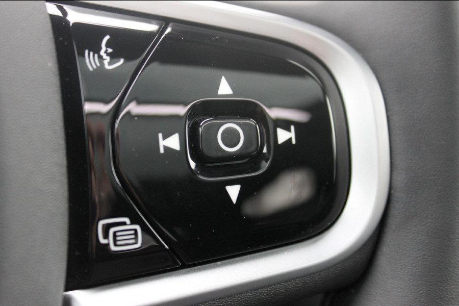 Volvo XC60 T8 Plug-in hybrid 455PK AWD Plus Black Edition Head-up display / Panoramisch schuif-kanteldak / Luchtvering / Trekhaak / 360graden camera / Google Infotainment