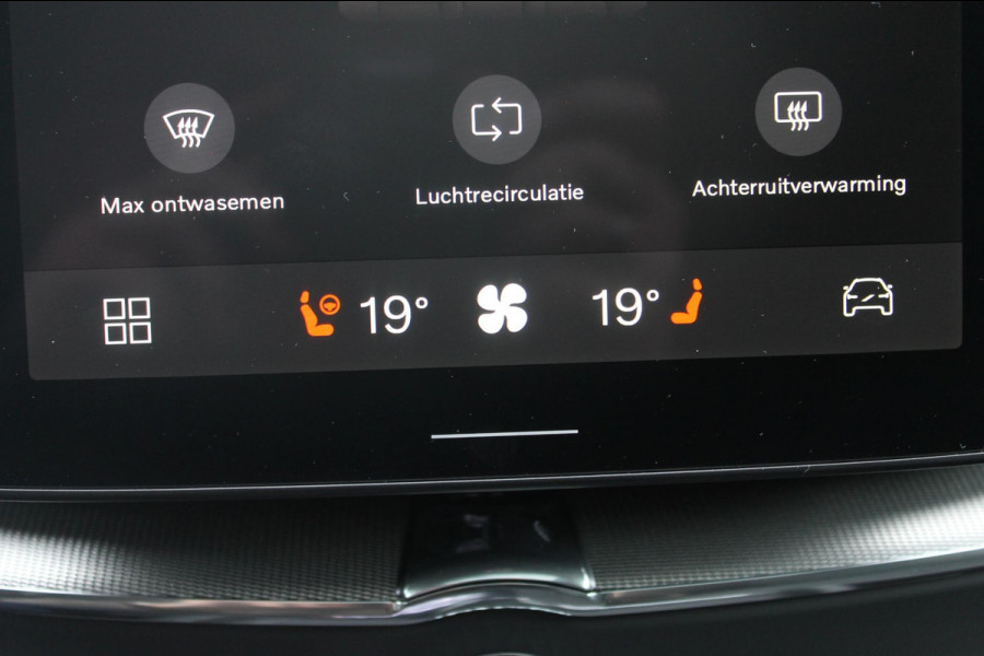 Volvo XC60 T8 Plug-in hybrid 455PK AWD Plus Black Edition Head-up display / Panoramisch schuif-kanteldak / Luchtvering / Trekhaak / 360graden camera / Google Infotainment