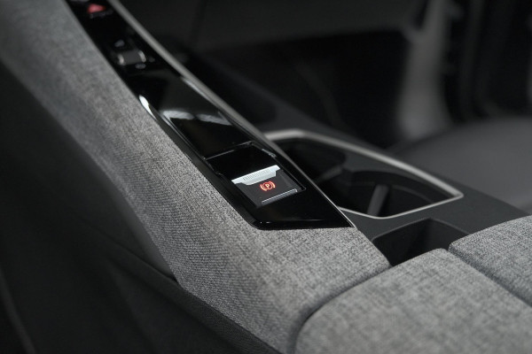 Peugeot 3008 1.2 Hybrid 136 e-DSC6 Allure | Camera | Stoelverwarming | Navigatie | Apple Carplay