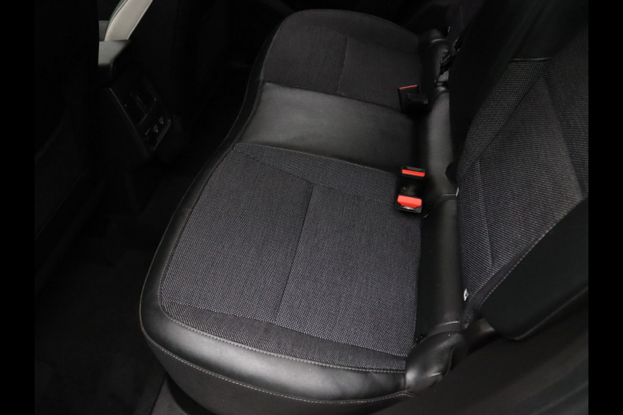 Renault Captur 100pk TCe Intens Cruise | Climate | Carplay | Parkeersens. achter