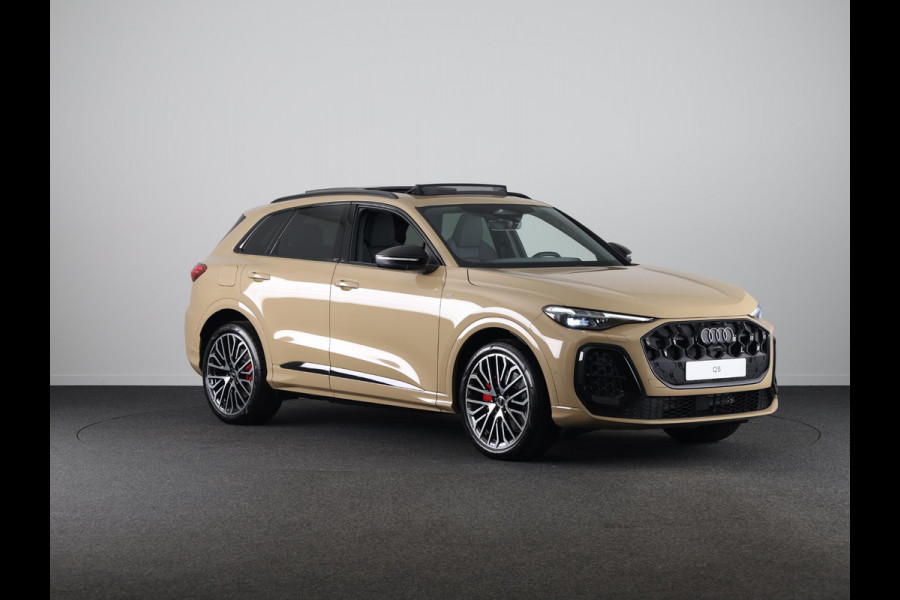 Audi Q5 2.0 TFSI e-hybrid quattro S edition Competition 367pk | Tech Plus Pakket | MMI experience pro | Glazen panoramadak | Tech plus | Privacy glas |