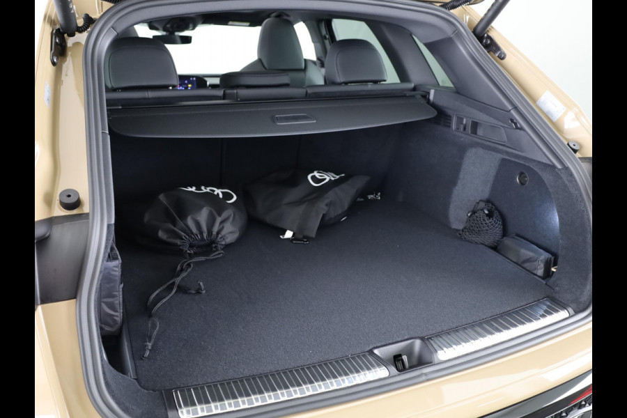 Audi Q5 2.0 TFSI e-hybrid quattro S edition Competition 367pk | Tech Plus Pakket | MMI experience pro | Glazen panoramadak | Tech plus | Privacy glas |