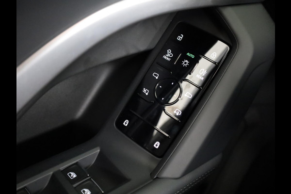Audi Q5 2.0 TFSI e-hybrid quattro S edition Competition 367pk | Tech Plus Pakket | MMI experience pro | Glazen panoramadak | Tech plus | Privacy glas |