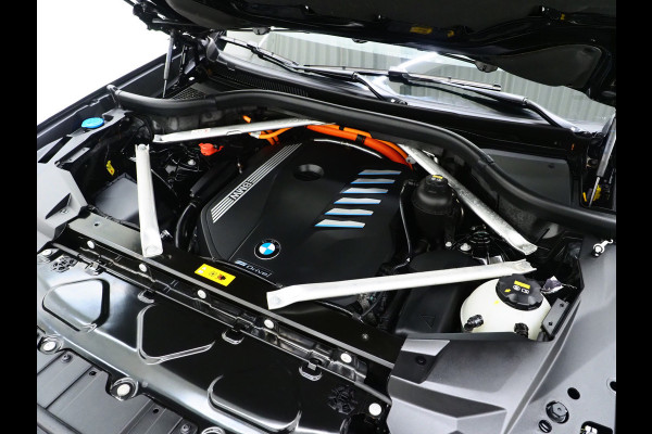 BMW X5 xDrive45e High Executive | Panoramadak | Luchtvering | Trekhaak | Camera | Adaptive Cruise | Carplay